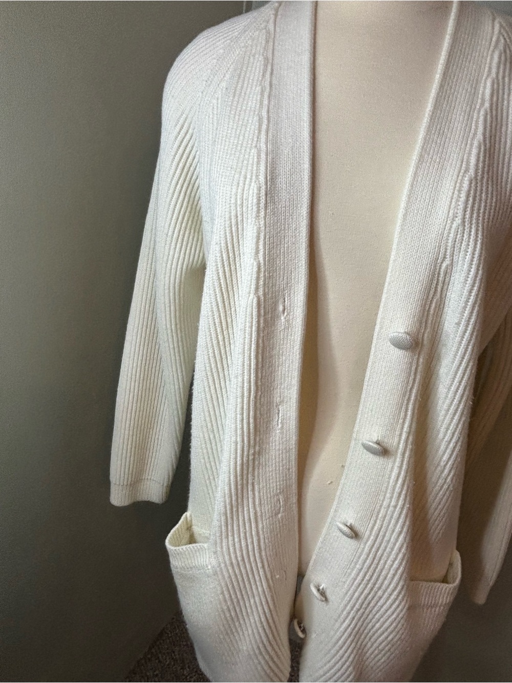 Classic Cream Ribbed Button-Front Cardigan Sweater‎ - Picture 3 of 8
